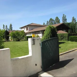 parc-de-la-charmille.hotels-rhonealpes.com/